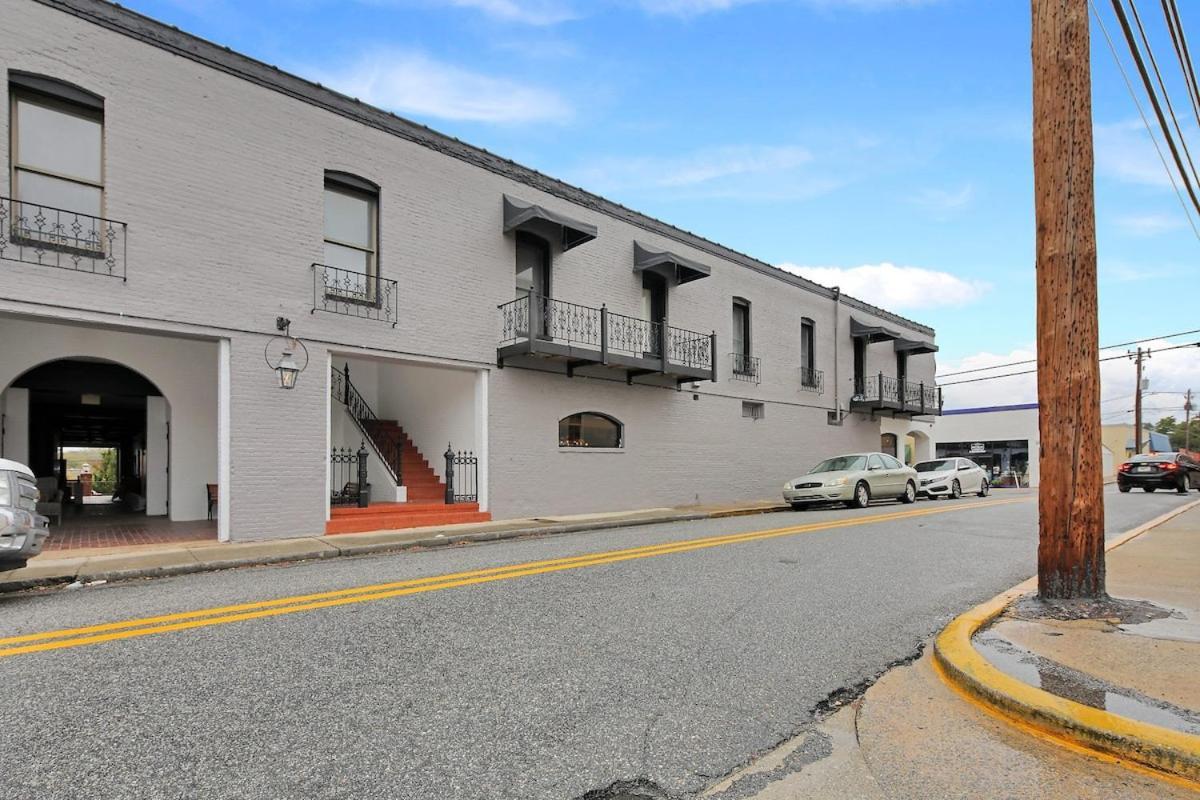 Eagle Exec Loft In Downtown Statesboro Apartment Exterior photo